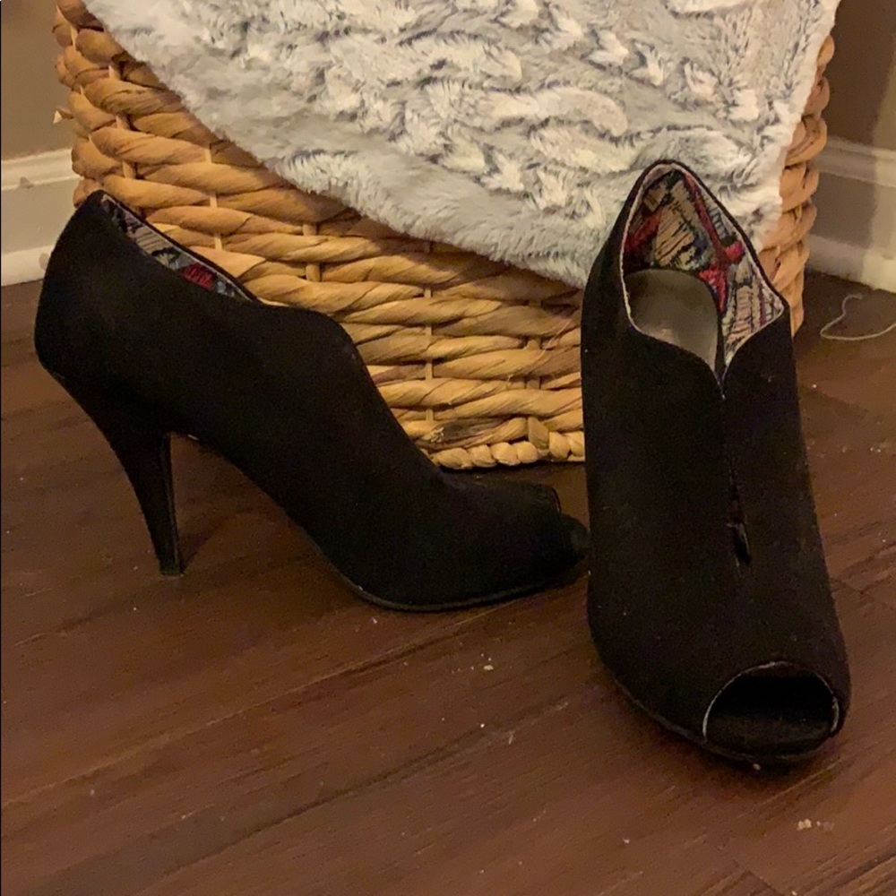 Black heels